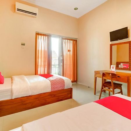 Hotel Super Oyo 3496 Griya Gayatri Syariah Melati Esterno foto