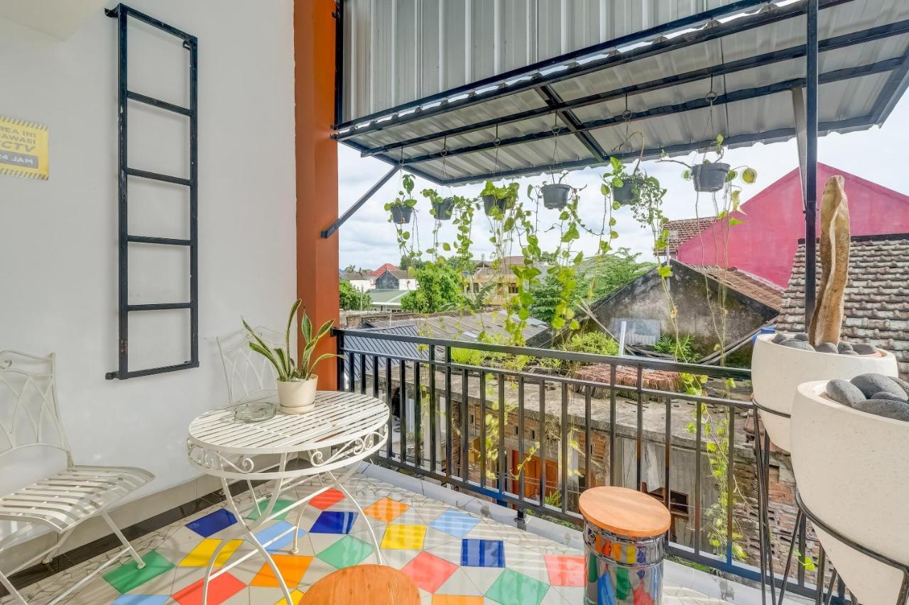 Hotel Super Oyo 3496 Griya Gayatri Syariah Melati Esterno foto