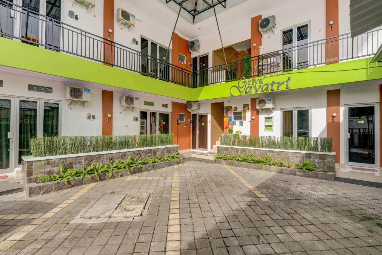 Hotel Super Oyo 3496 Griya Gayatri Syariah Melati Esterno foto