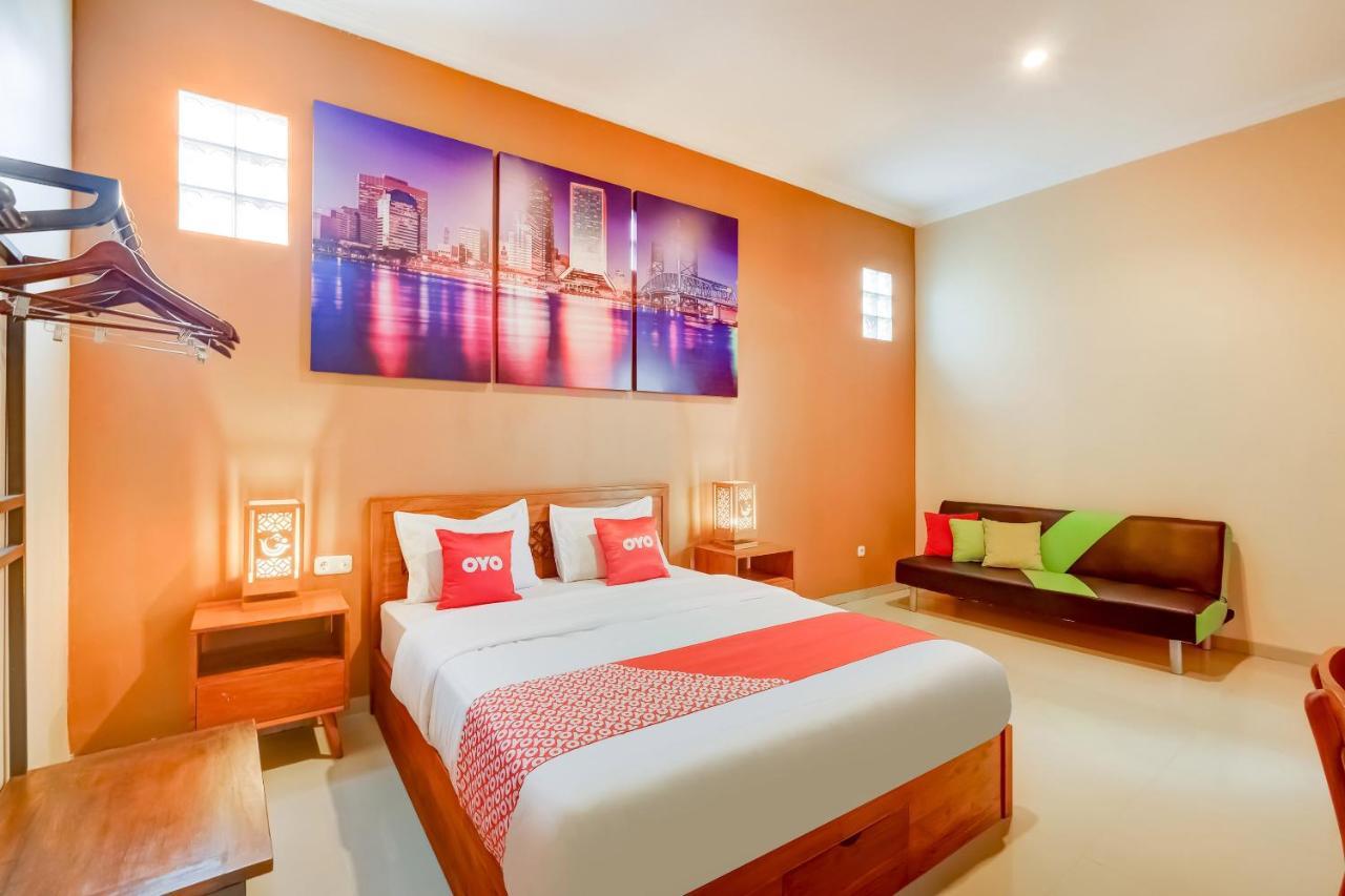 Hotel Super Oyo 3496 Griya Gayatri Syariah Melati Esterno foto