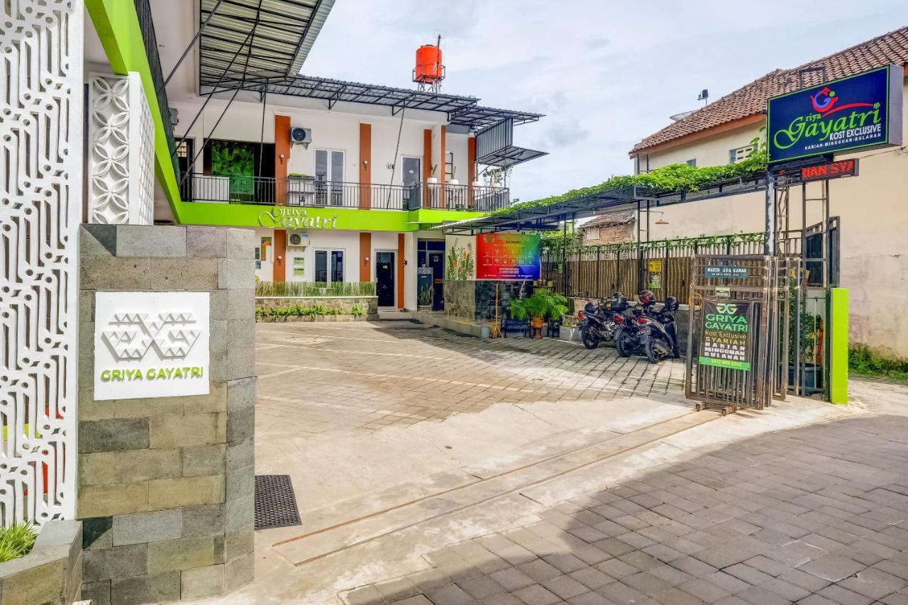 Hotel Super Oyo 3496 Griya Gayatri Syariah Melati Esterno foto