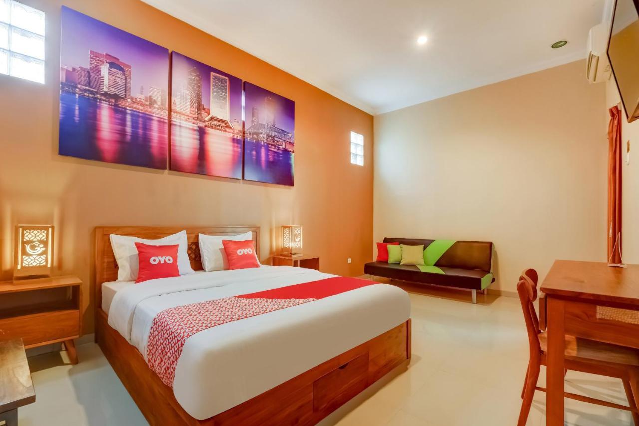 Hotel Super Oyo 3496 Griya Gayatri Syariah Melati Esterno foto