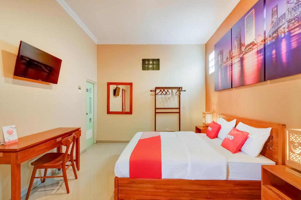 Hotel Super Oyo 3496 Griya Gayatri Syariah Melati Esterno foto
