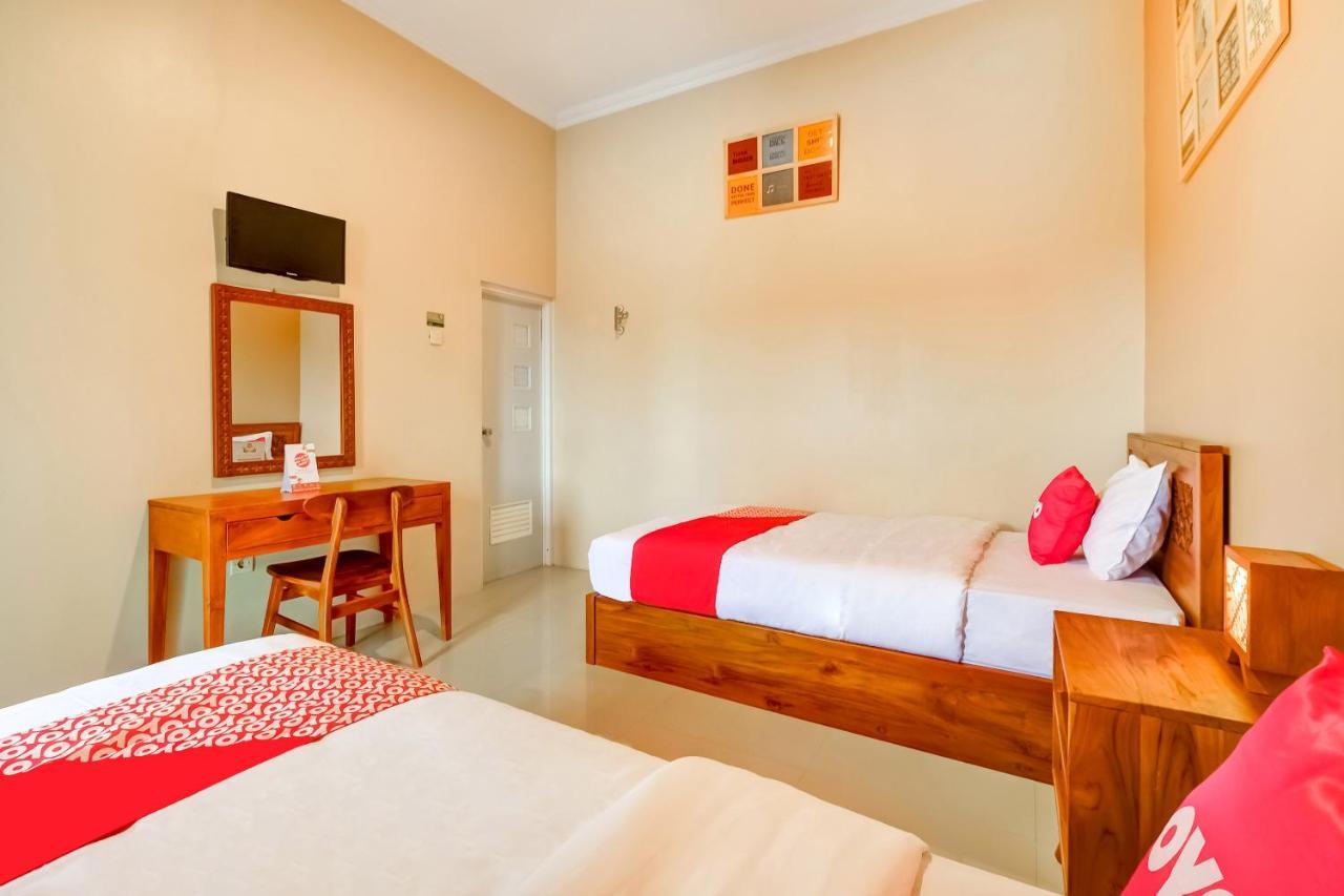 Hotel Super Oyo 3496 Griya Gayatri Syariah Melati Esterno foto