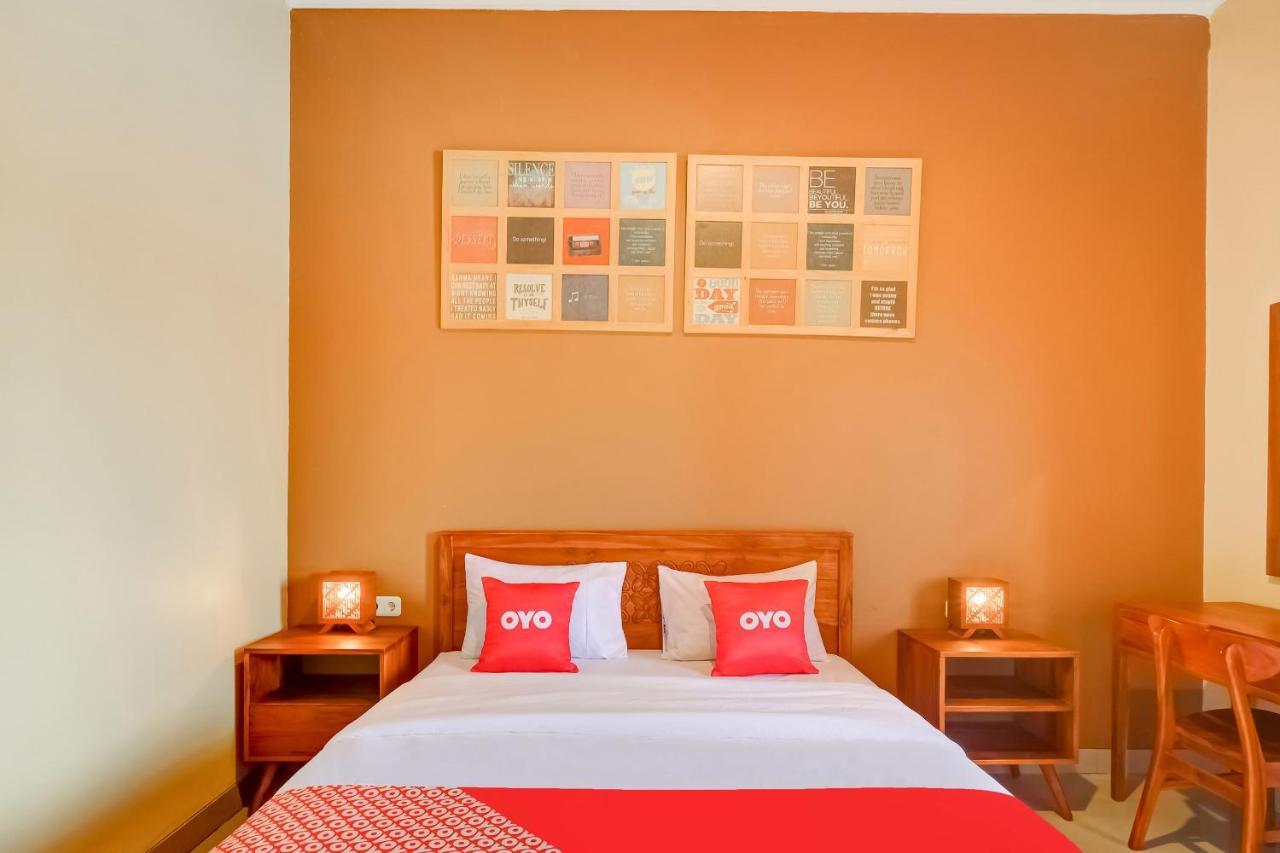 Hotel Super Oyo 3496 Griya Gayatri Syariah Melati Esterno foto