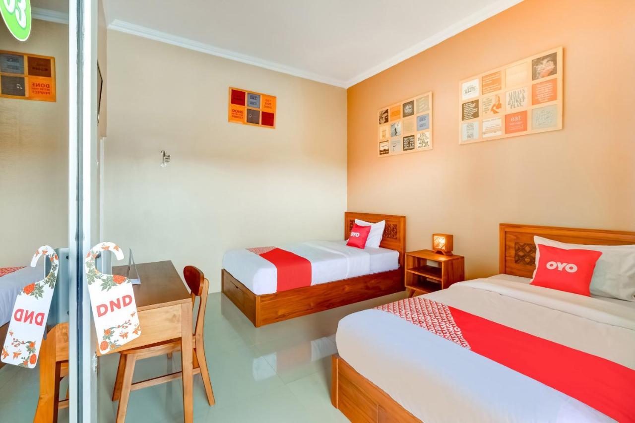 Hotel Super Oyo 3496 Griya Gayatri Syariah Melati Esterno foto