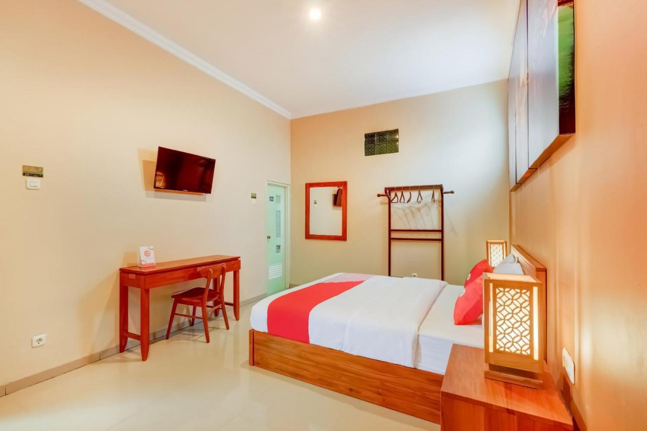 Hotel Super Oyo 3496 Griya Gayatri Syariah Melati Esterno foto