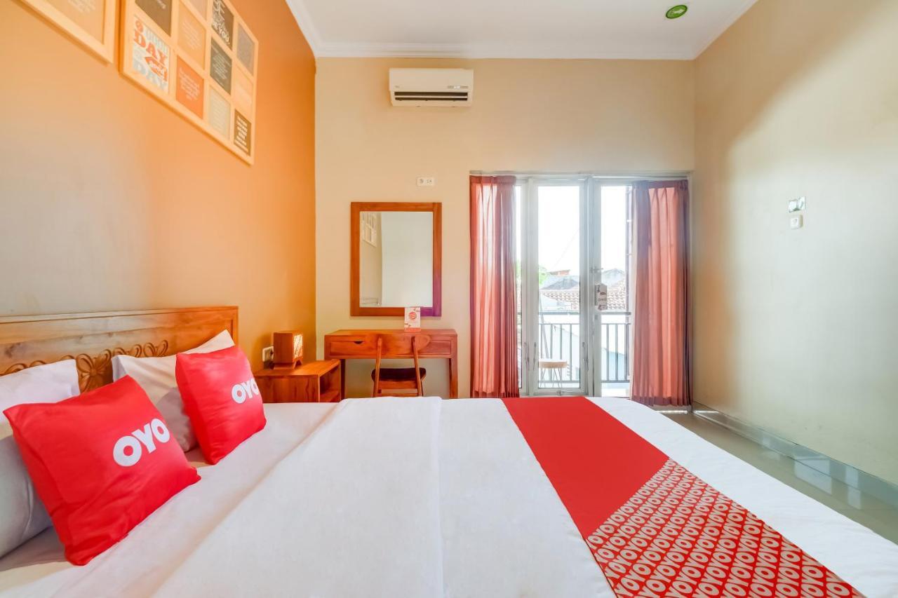 Hotel Super Oyo 3496 Griya Gayatri Syariah Melati Esterno foto