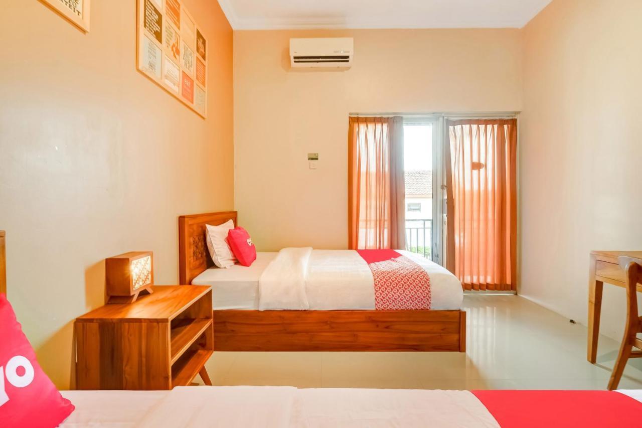 Hotel Super Oyo 3496 Griya Gayatri Syariah Melati Esterno foto
